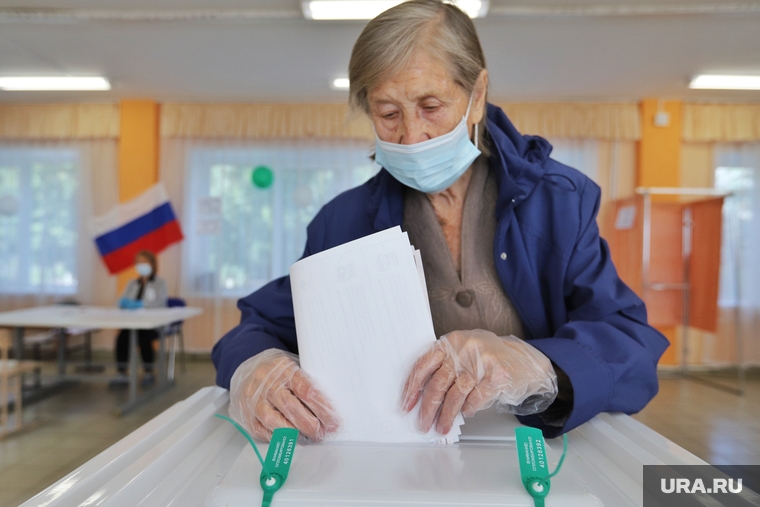 Выборы 2020. Выборы депутатов Курганской областной думы седьмого созыва. Курган , выборы, избирателный участок, триколор, голосование