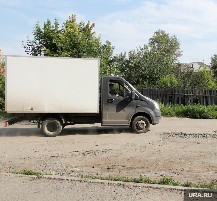 Микрорайон Рябково ЖКХ.
Курган, разбитая дорога, газель