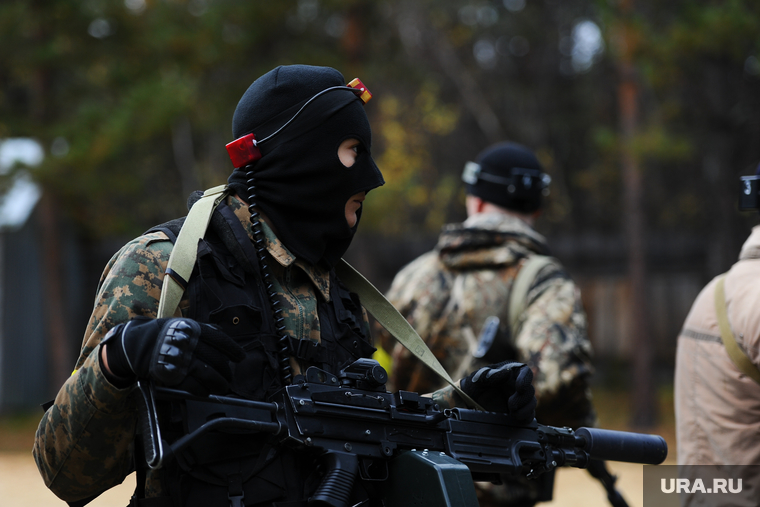Лазертаг. Военная игра. Челябинск., маска, автомат, военные, оружие