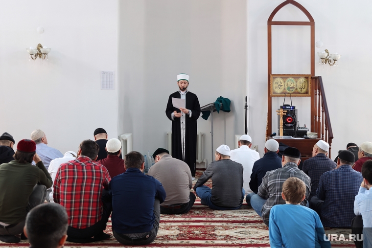Пятничная молитва в Мечети