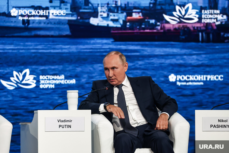 Пленарная сессия на ВЭФ 2022. Владивосток