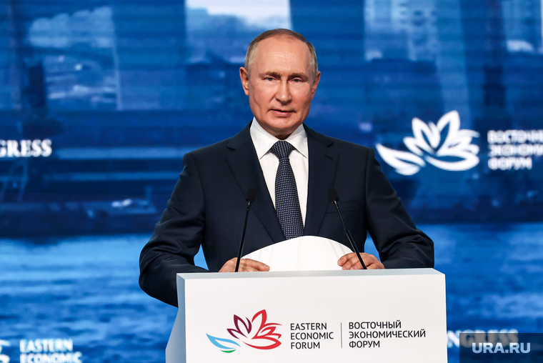 Пленарная сессия на ВЭФ 2022. Владивосток, путин владимир