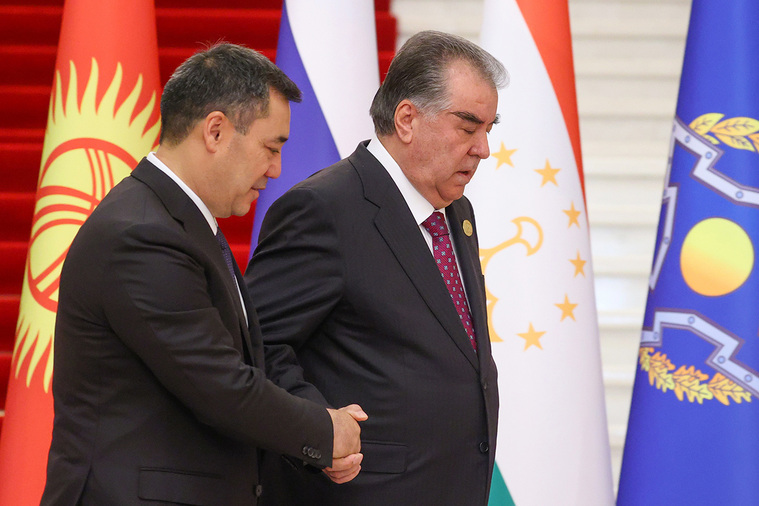 Садыр Жапаров и Эмомали Рахмон провели переговоры в Узбекистане