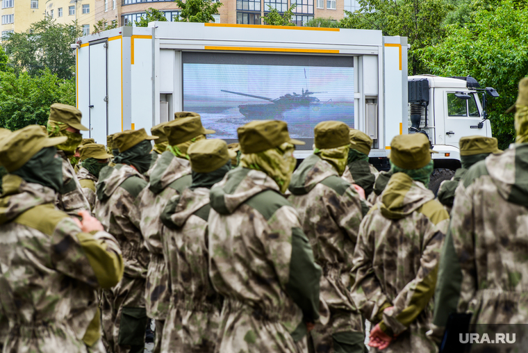 Отправка военнослужащих для участия в спецоперации. Челябинск, армия, военные, военнослужащие, бойцы, военная форма, солдат, вс рф, контрактники, добровольческий батальон, южноуралец