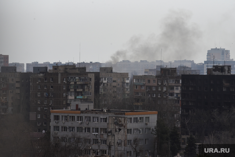 Прозвучало около восьми взрывов, несколько районов города обесточены, сообщил Владимир Рогов