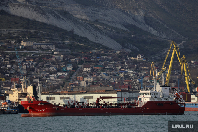 Черное море. Новороссийск, черное море, корабль, судно, порт, новороссийск, порт новороссийска