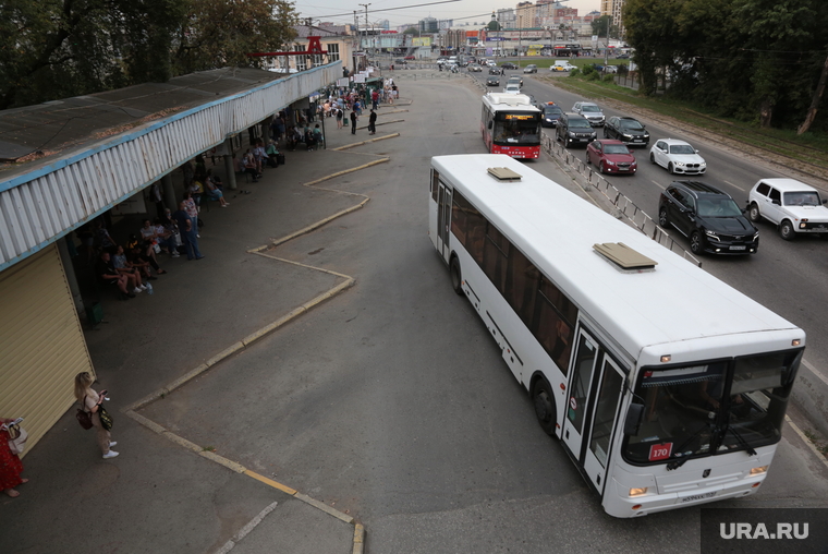 Виды города. Пермь, автобус, автовокзал пермь