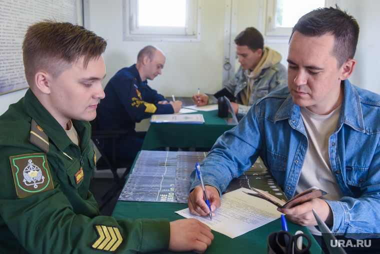 Международный военно-технический форум «Армия-2022». Екатеринбург, милитари, армия, военкомат, милитаризация, служба по контракту, мобилизация, z войска, мобильный пункт призыва