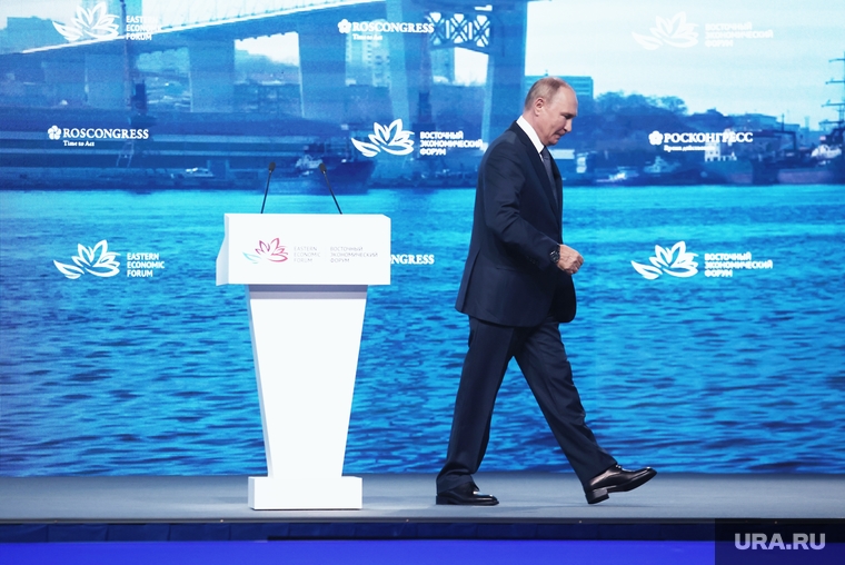 Пленарная сессия на ВЭФ 2022. Владивосток, путин владимир, вэф 2022