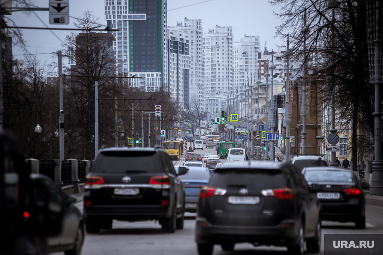 Екатеринбург во время режима самоизоляции по COVID-19, пробка, эпидемия, авто, автомобили, виды екатеринбурга