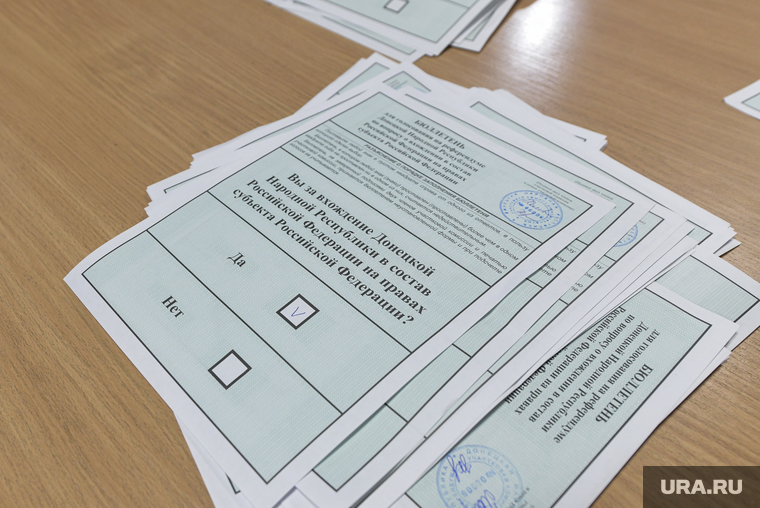 Подсчет голосов в гимназии. Донецк, референдум, подсчет голосов