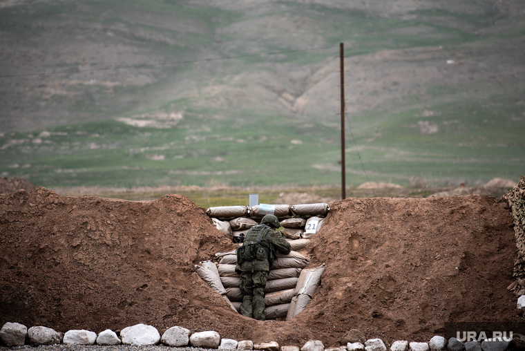 201-я российская военная база. Таджикистан, Душанбе, военнослужащие цво, военная база, огневая точка, солдат, 201военная база, пулеметное гнездо