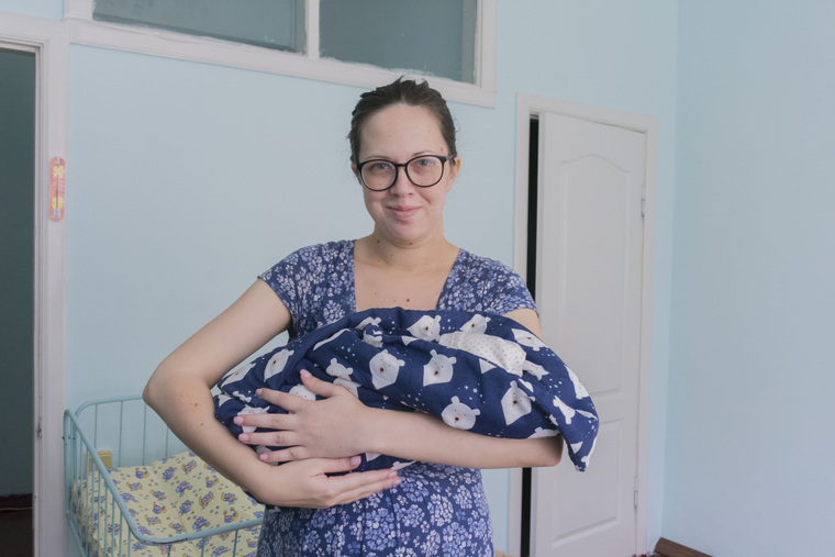 Мать одного из новорожденных в Луганске считает, что у ее ребенка в России будет больше перспектив