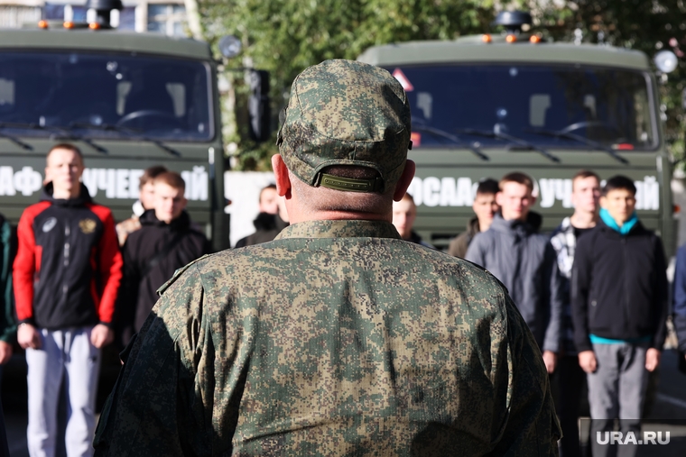 Два лучших ученика получат направления в военные части к месту службы по выбору