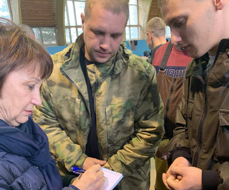 Омбудсмен Наталья Стребкова лично контролирует условия размещения мобилизованных из ХМАО в казармах Екатеринбурга