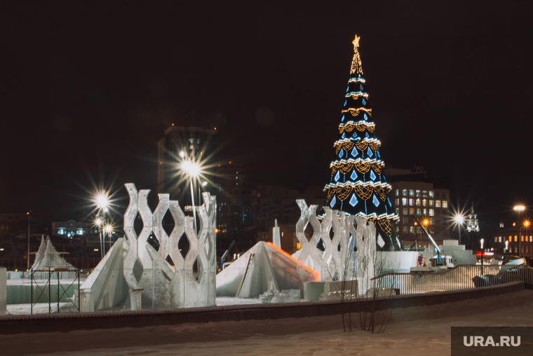 Украшение города к Новому Году. Пермь, ледовый городок, новогодняя елка, новогодняя площадь, украшение города, новогоднее оформление