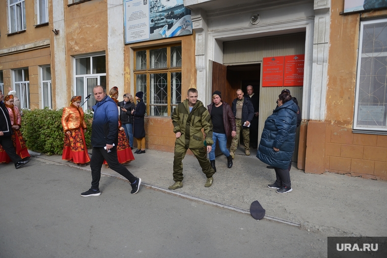 На спецоперацию 6 октября отправились мобилизованные жители Курчатовского и Калининского районов Челябинска