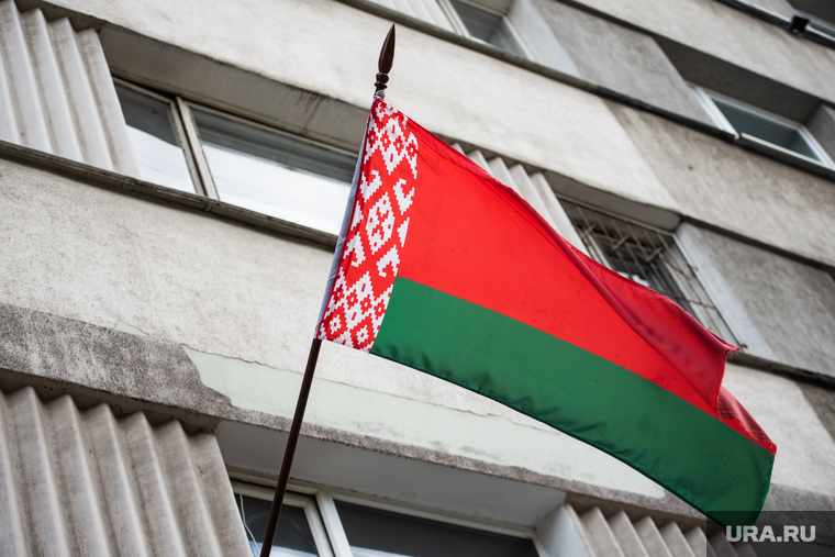 Отделение посольства Республики Беларусь в Российской Федерации в Екатеринбурге, флаг белоруссии, посольство беларуси
