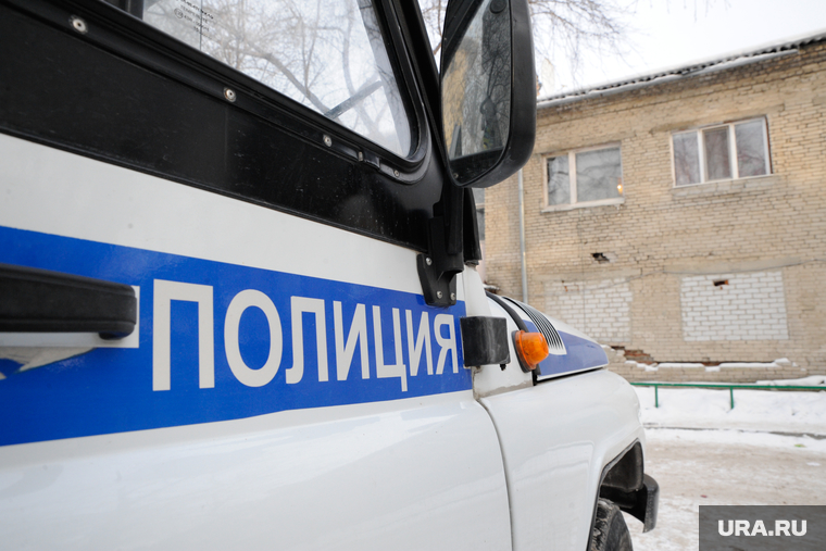 Аварийное расселение здания по ул. Спорта 1б. Тюмень, полицейская машина, полиция