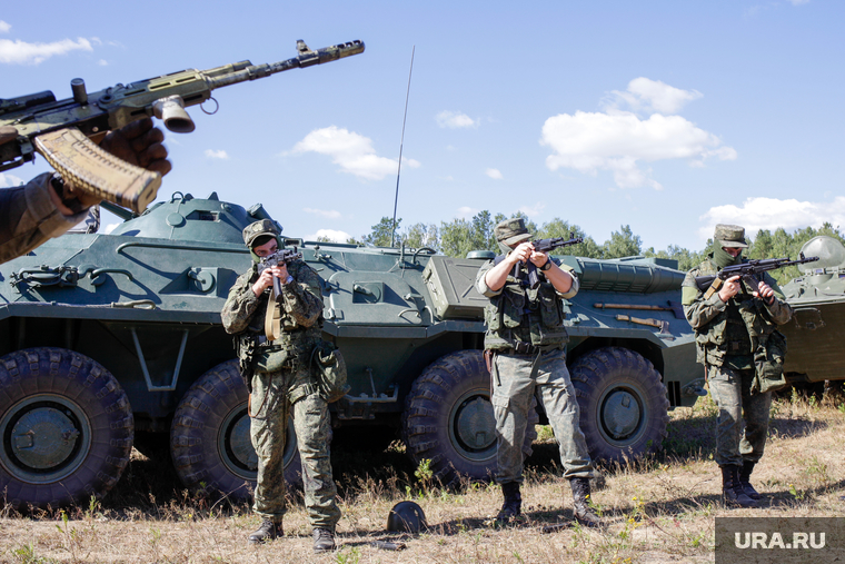 Тренировка добровольцев перед отправкой в Украину. Свердловская область, милитари, бмп, автомат, калашников, армия, оружие, война, добровольцы, спецоперация, чвк, сво, наемники