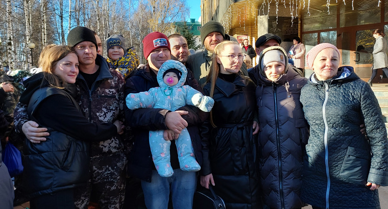 Большинство провожающих верят, что их родные вернутся