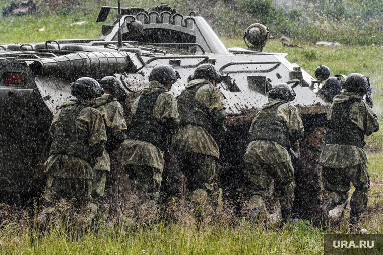 Первый день форума "Армия 2019" на Свердловском полигоне. Екатеринбург, армия, военные, столкновение, атака, штурм, спецоперация, контртеррористическая операция, тактика, бой, солдат, войсковая операция, кто, укрытие