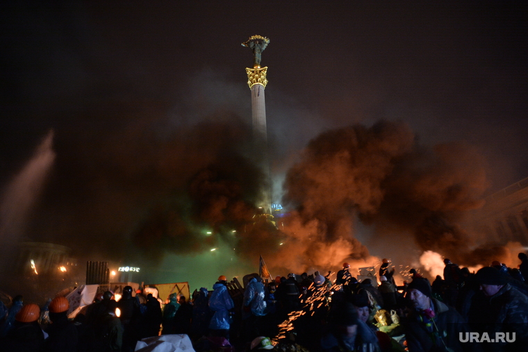 Майдан. Киев, дым, майдан, беспорядки, революция, украина, огонь, площадь независимости