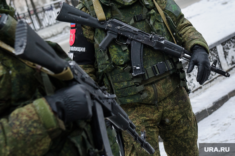 Визит министра обороны РФ Сергея Шойгу в Екатеринбург, автомат, армия, военная полиция