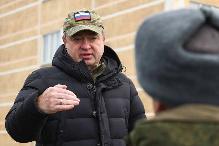 По словам Максима Иванова, о выплатах ему постоянно пишут жены мобилизованных
