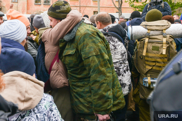 Отправка мобилизованных из Калининского военкомата. Челябинск, призывники, мобилизация, мобилизованные
