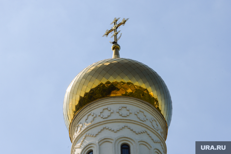 Гуманитарная помощь Донбассу. Челябинск , купол храма, храм, церковь, крест церкви