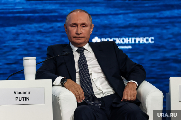 Пленарная сессия на ВЭФ 2022. Владивосток, путин владимир