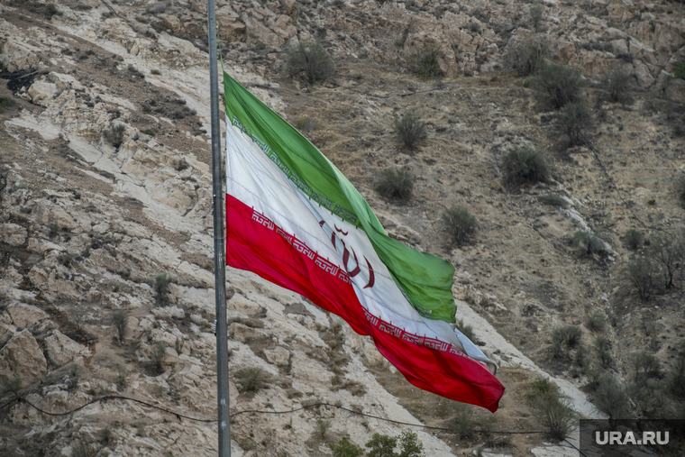 Тегеран. Иран, ислам, флаг ирана