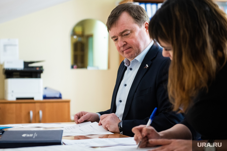 Депутат Государственной думы РФ Максим Иванов подает документы на участие в праймериз партии «Единая Россия». Екатеринбург, иванов максим