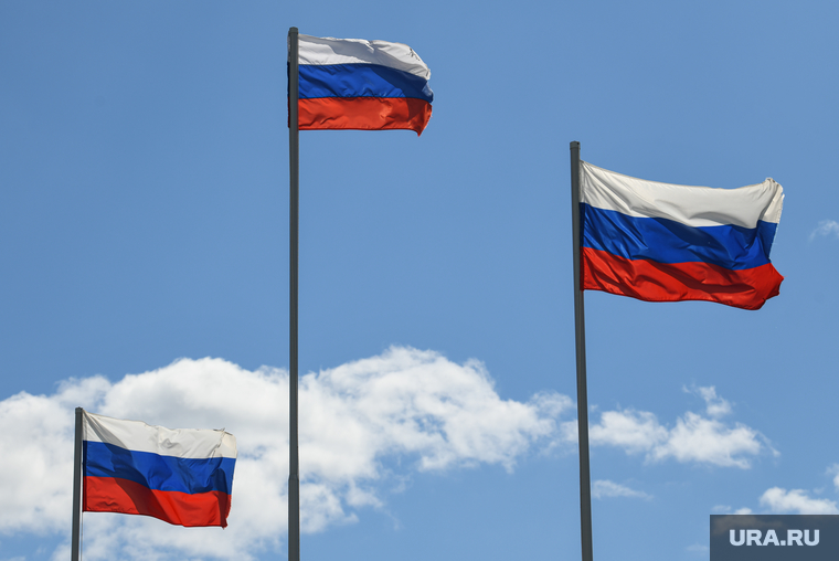 Визит Евгения Куйвашева в Нижнюю Туру, российский флаг, триколор, флаг россии, символ власти, государственный символ