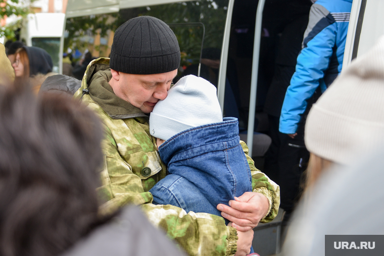 Отправка мобилизованных из Калининского военкомата. Челябинск, призывники, мобилизация, мобилизованные