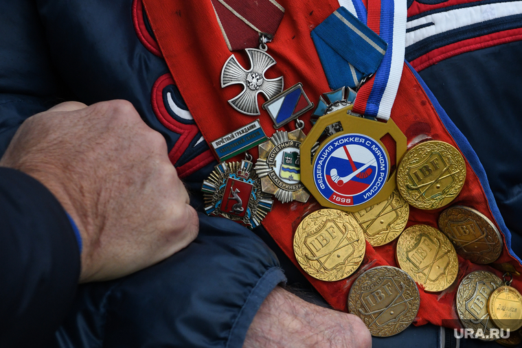 Так выглядит памятная медаль, которую вручили Дуракову и другими легендам спорта