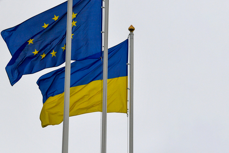Украинский кризис ослабил безопасность Запада, ЕС и США, сообщает Anadolu