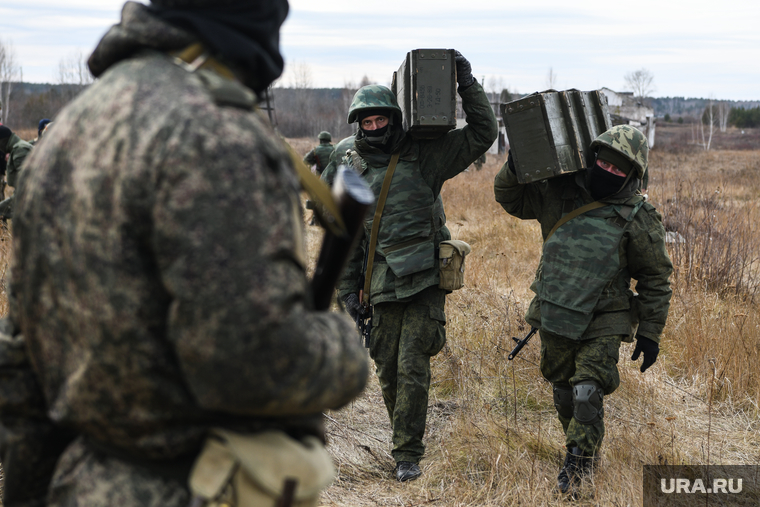 Тренировочные стрельбы мобилизованных с Центрального военного округа на полигоне Еланский. Свердловская область, военные, солдат, служба в армии, подготовка военных