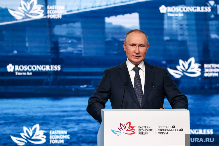 Пленарная сессия на ВЭФ 2022. Владивосток, путин владимир