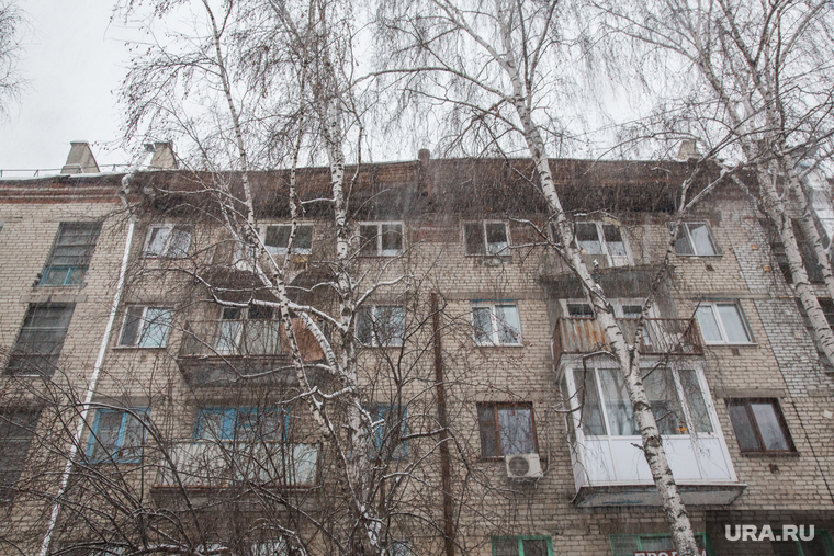 Обрушение кровли жилого дома по ул. 50 лет ВЛКСМ. Тюмень, обрушение крыши, обрушение балкона, чс