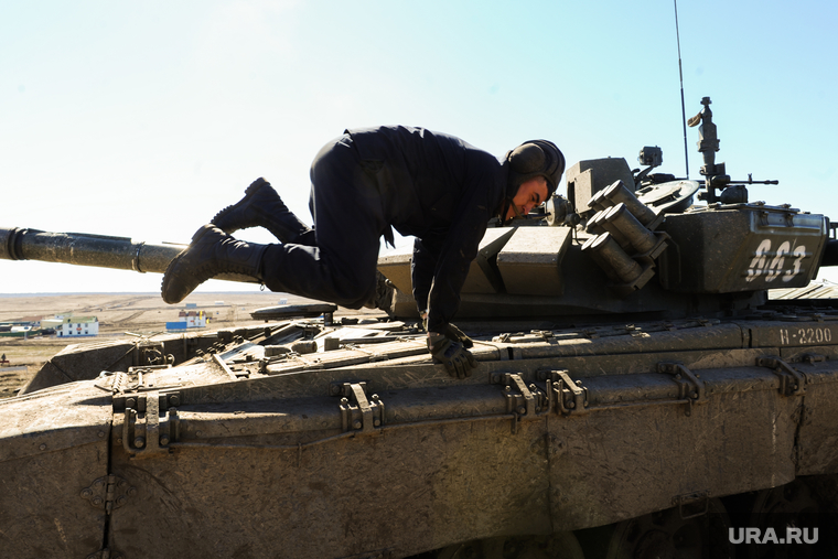 Танковый биатлон. Чебаркульский военный полигон. Челябинская область, танкисты, армия, военные, оружие, война, учения, спецоперация, танковый биатлон, т72-3б, танк, боевое слаживание