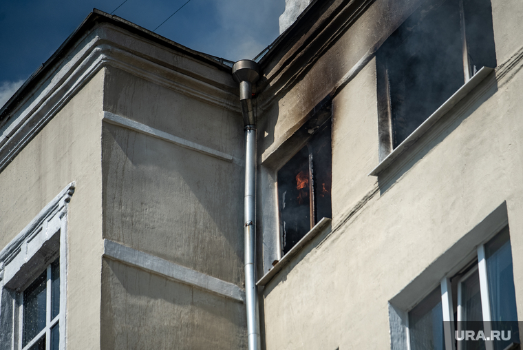 Пожар в многоэтажном жилом доме на улице Шейнкмана. Екатеринбург, пожар, квартира, возгорание, дом, многоквартирный дом