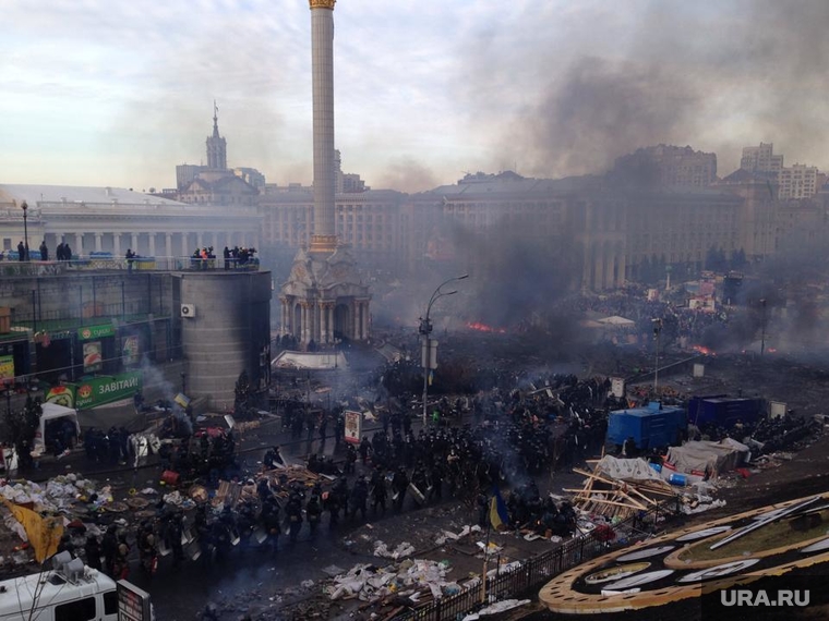 Украина Майдан Киев, евромайдан, украина, гарь, оцепление, дым, площадь независимости