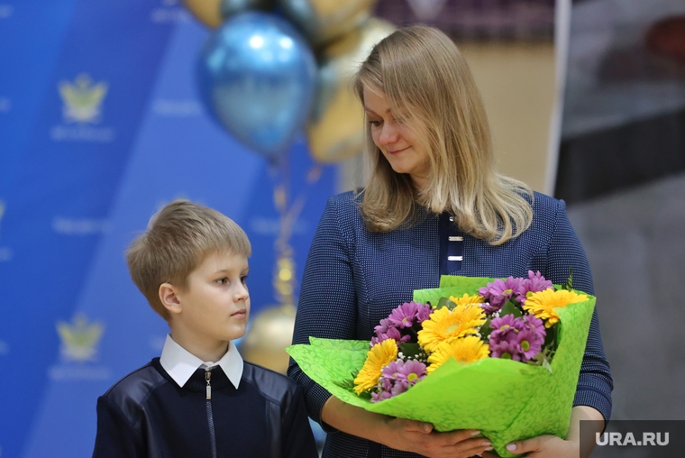 На открытие соревнований пригласили вдову Малинникова Надежду и его восьмилетнего сына Кирилла