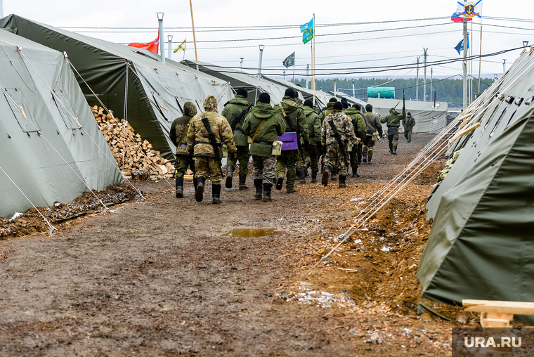 Боевое слаживание мобилизованных на Чебаркульском полигоне ЦВО. Челябинская область, учения, армия, военные, солдаты, оружие, вооружение, война, палаточный лагерь, бойцы, боевые действия, полигон, сво, боевое слаживание