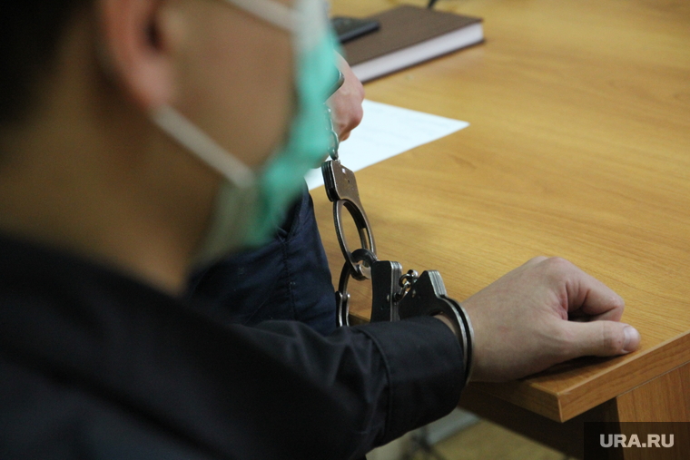 Избрание меры пресечения Андрею Решетникову. Магнитогорск, арест, суд, защитная маска, мера пресечения, наручники
