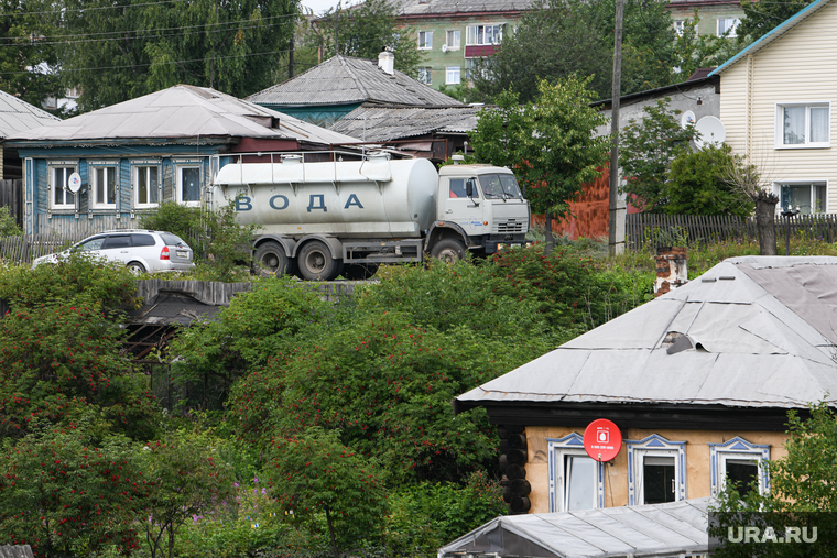 Поездка губернатора Евгения Куйвашева в Верхнюю Салду. Свердловская область, провинция, доставка воды, подвоз воды, вода, город верхняя салда