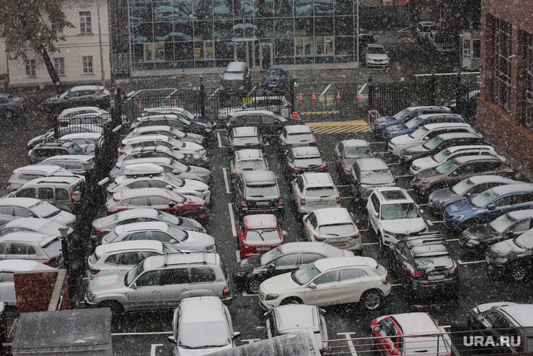 Первый снег. Екатеринбург, непогода, снегопад, парковка