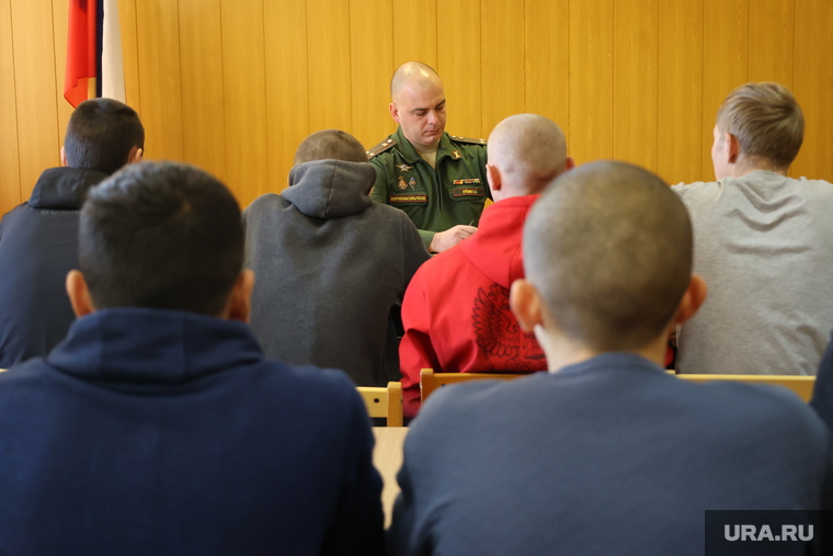 Во время службы в Челябинской части курганцы смогут подать документы на поступление в военный бронетанковый вуз Омска